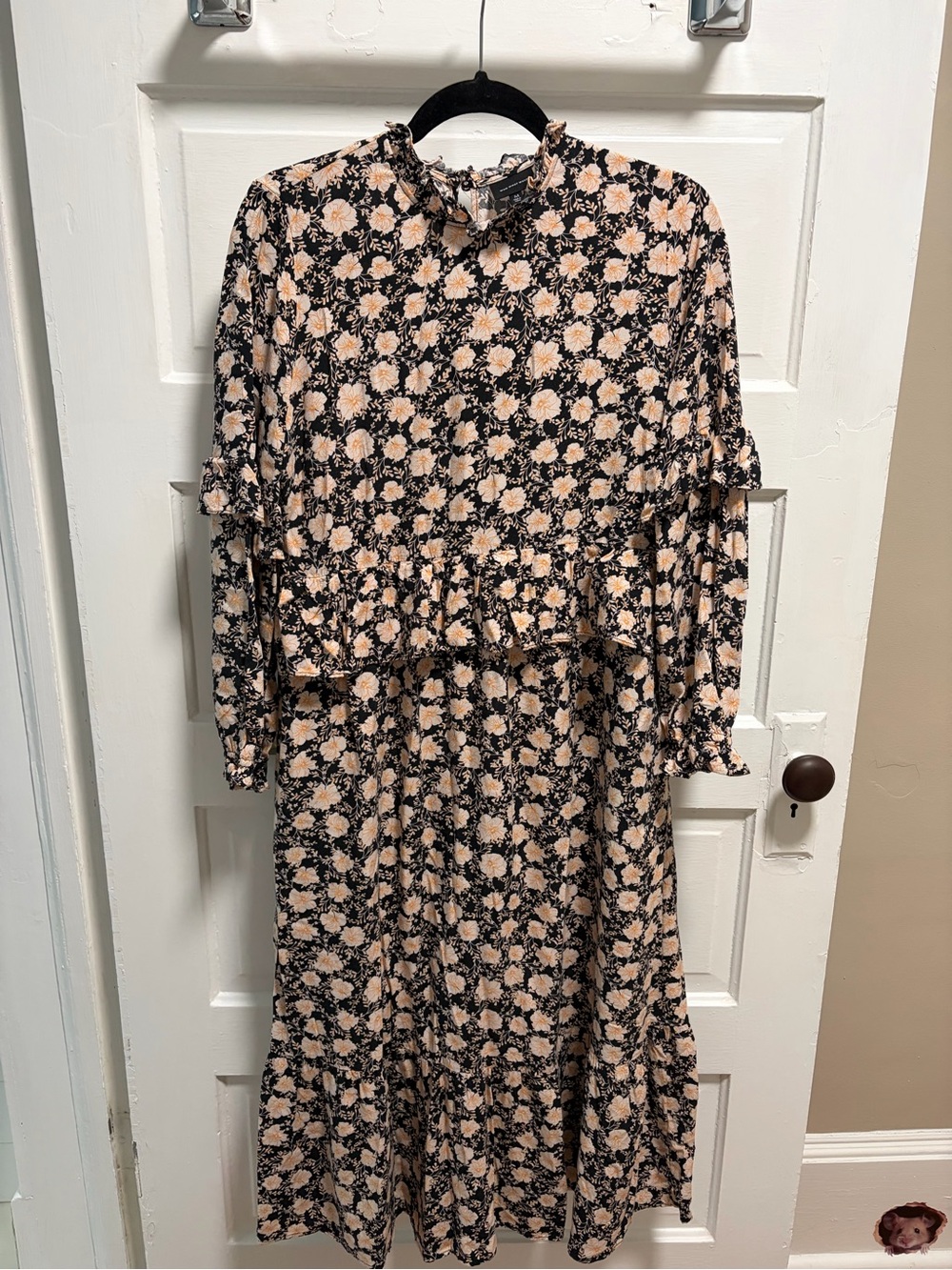 Who What Wear Black and Ivory/Blush Floral Ruffle Midi Dress